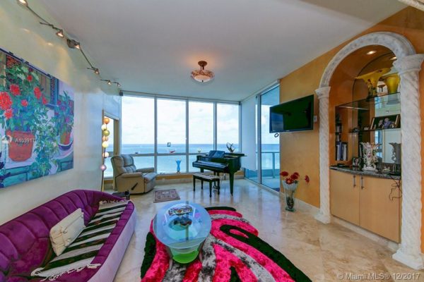 Fully furnished Summer Rental with 2 Bedrooms at Continuum South Beach (June until December 2019)