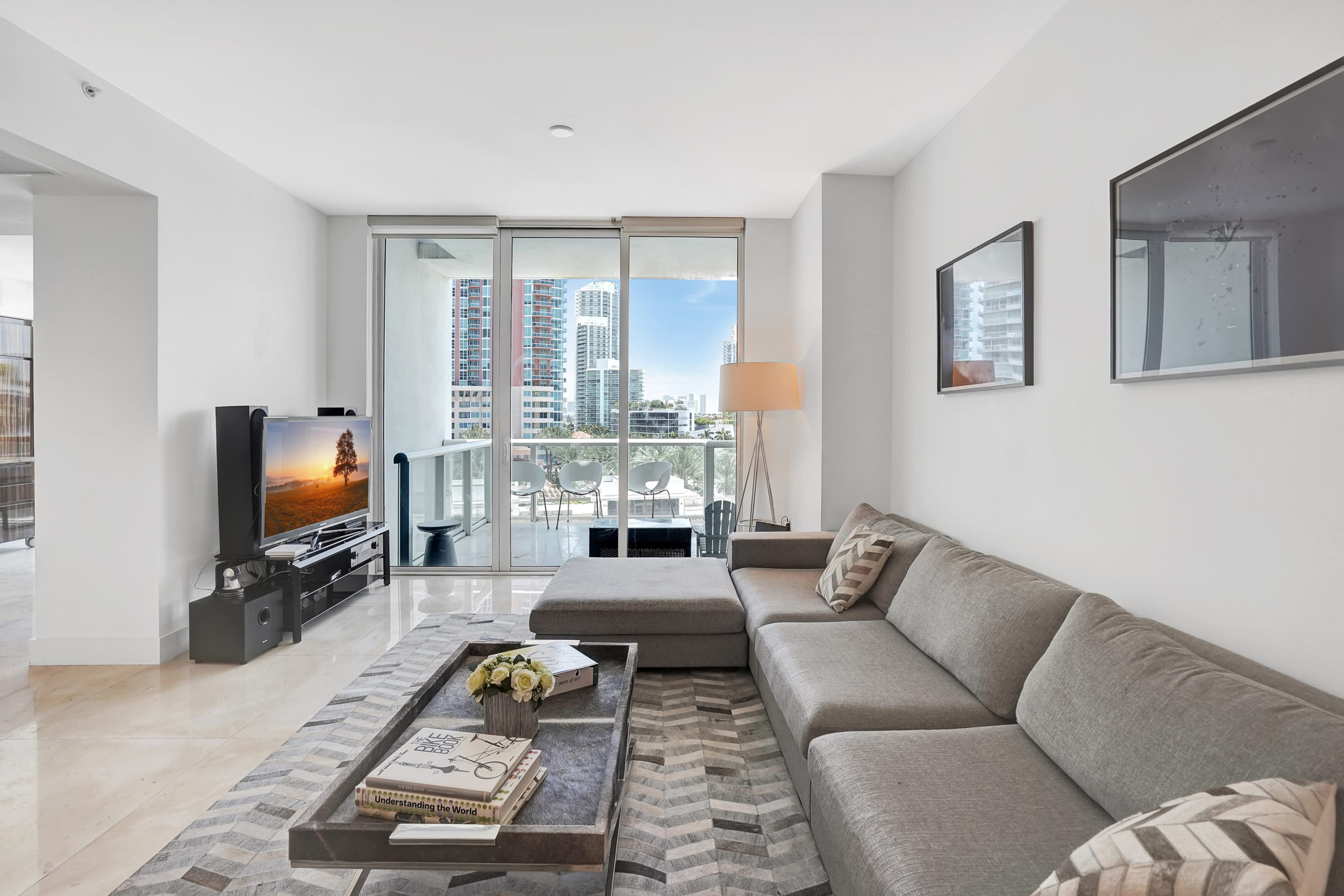 Fully Furnished 2 Bedroom for Rent at Continuum on South Beach